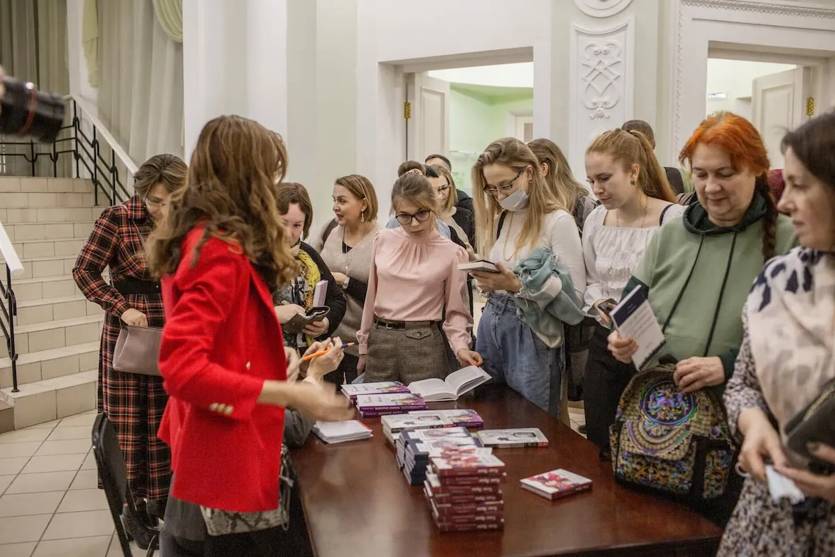 Как проходят поэтические вечера Лилии Кох · 13